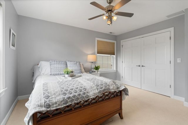 7315 W Lunt Avenue, Chicago, IL 60631