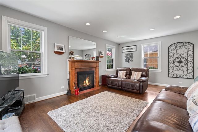 7315 W Lunt Avenue, Chicago, IL 60631