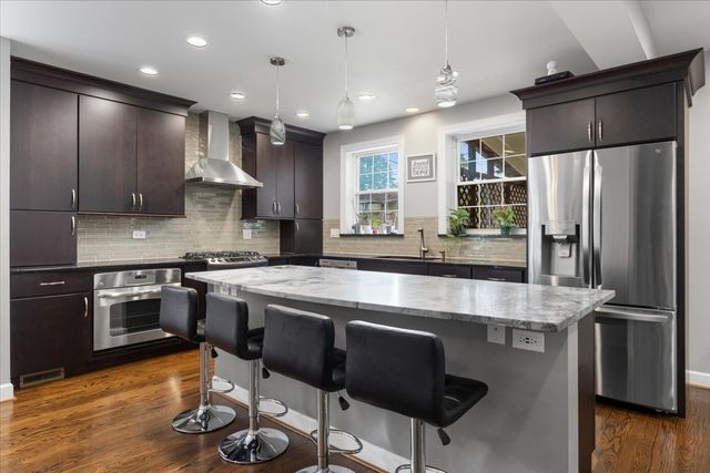 7315 W Lunt Avenue, Chicago, IL 60631