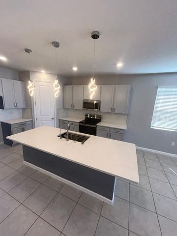 228 HILLCREST DRIVE, Dundee, FL 33838