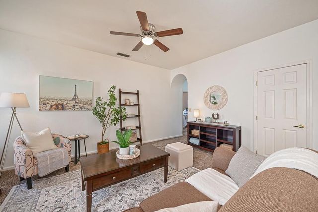 106 Pascoe Ct, Folsom, CA 95630