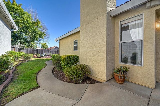 106 Pascoe Ct, Folsom, CA 95630
