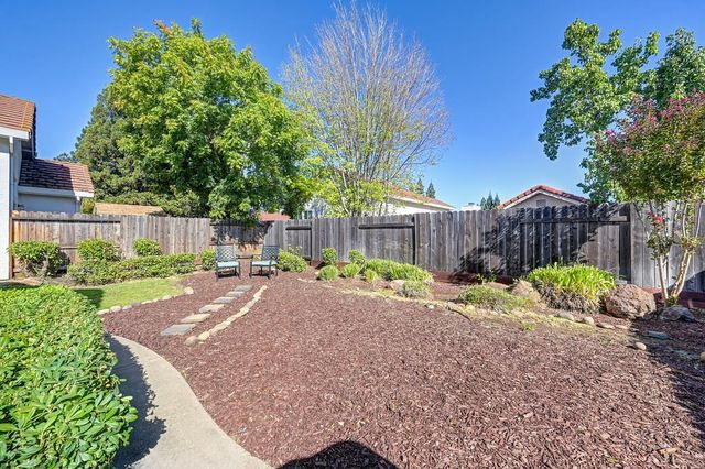 106 Pascoe Ct, Folsom, CA 95630