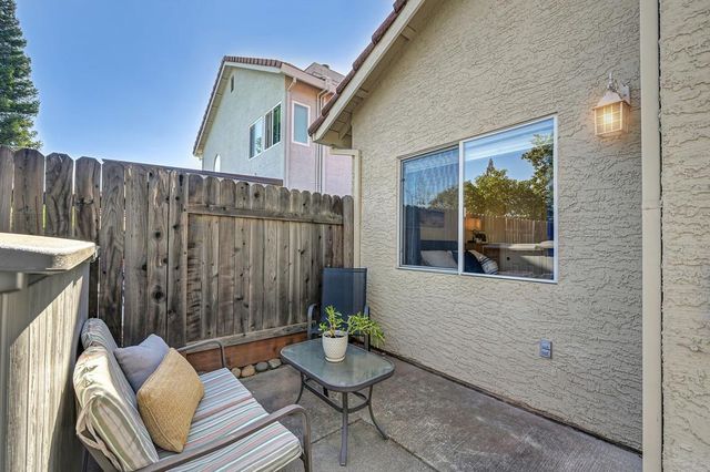 106 Pascoe Ct, Folsom, CA 95630