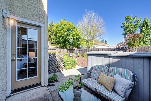 106 Pascoe Ct, Folsom, CA 95630