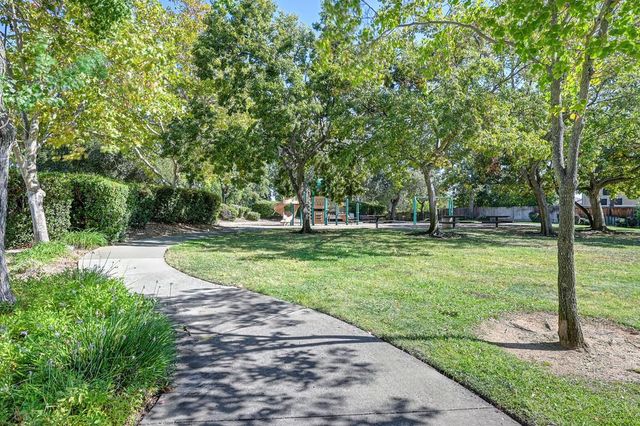 106 Pascoe Ct, Folsom, CA 95630