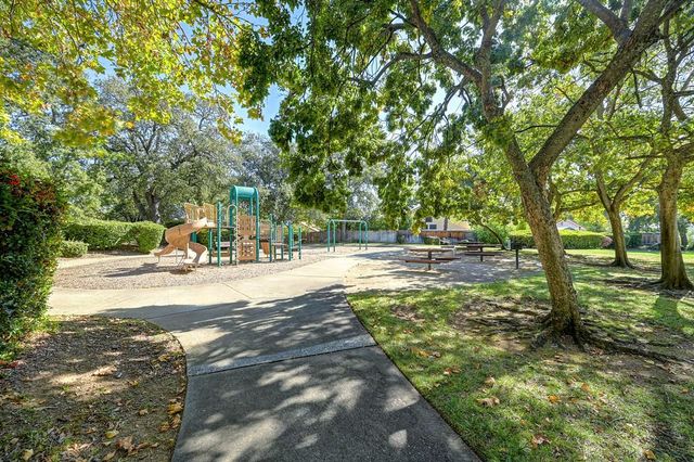 106 Pascoe Ct, Folsom, CA 95630