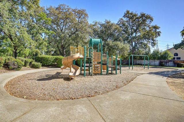 106 Pascoe Ct, Folsom, CA 95630