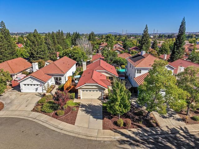 106 Pascoe Ct, Folsom, CA 95630