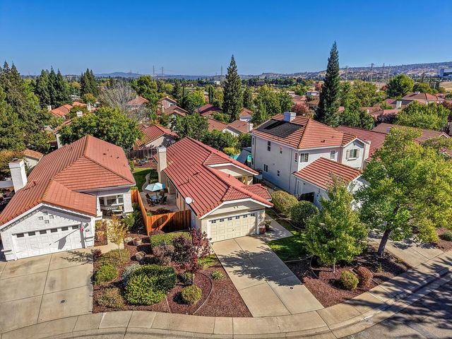 106 Pascoe Ct, Folsom, CA 95630