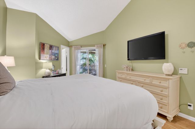 6658 Via Regina 10, Boca Raton, FL 33433