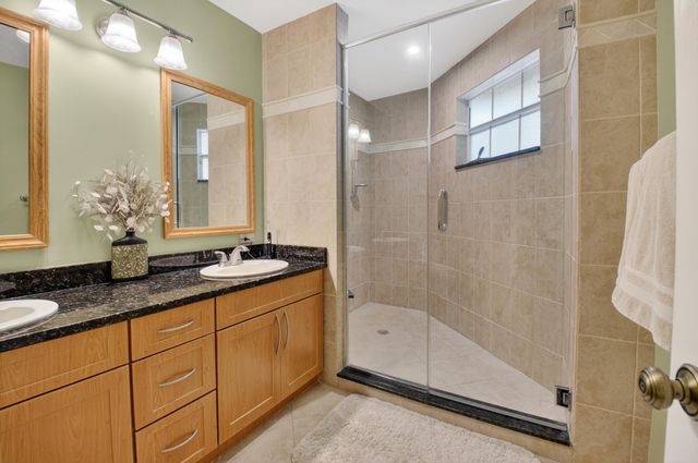 6658 Via Regina 10, Boca Raton, FL 33433