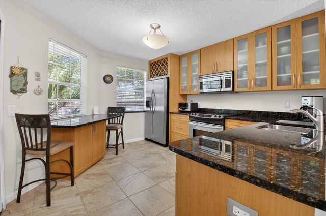 6658 Via Regina 10, Boca Raton, FL 33433