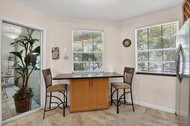 6658 Via Regina 10, Boca Raton, FL 33433