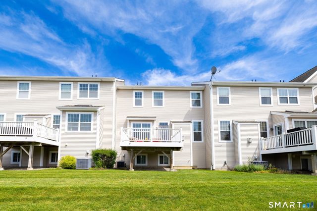 6 Lockwood Circle 6, Bethel, CT 06801