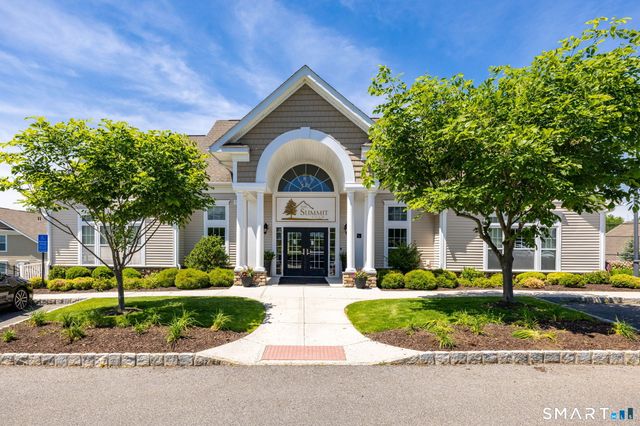6 Lockwood Circle 6, Bethel, CT 06801