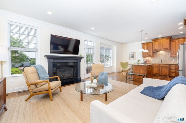 6 Lockwood Circle 6, Bethel, CT 06801