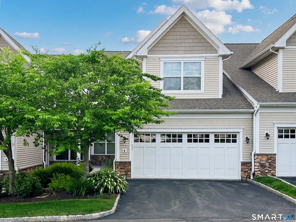 6 Lockwood Circle 6, Bethel, CT 06801