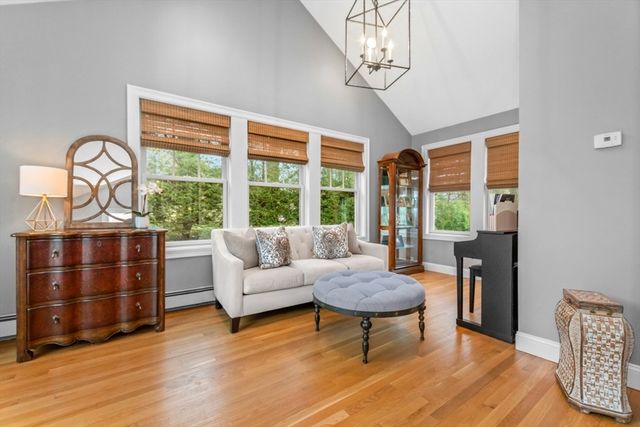6 Risley Rd 1, Winchester, MA 01890