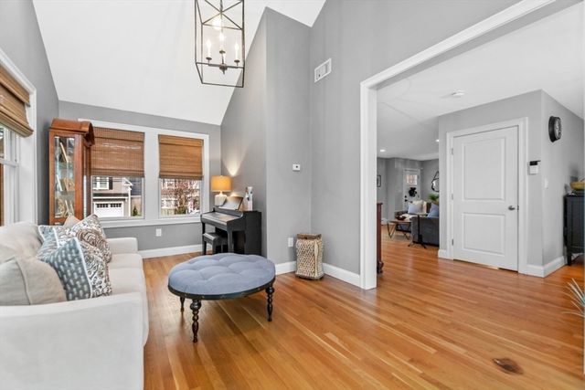 6 Risley Rd 1, Winchester, MA 01890