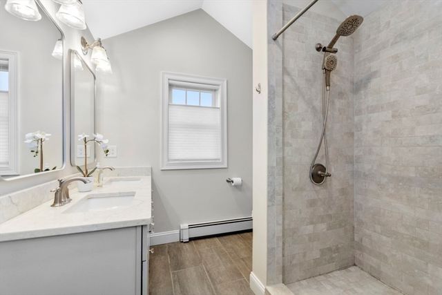 6 Risley Rd 1, Winchester, MA 01890