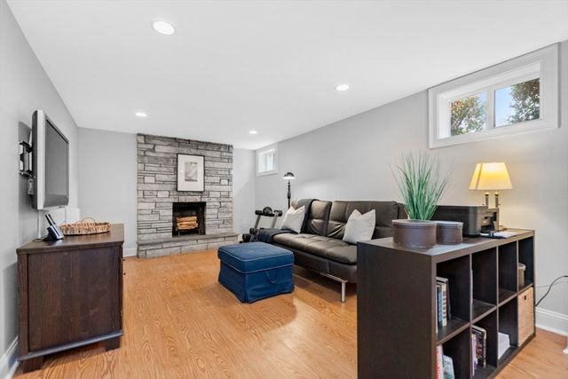 6 Risley Rd 1, Winchester, MA 01890