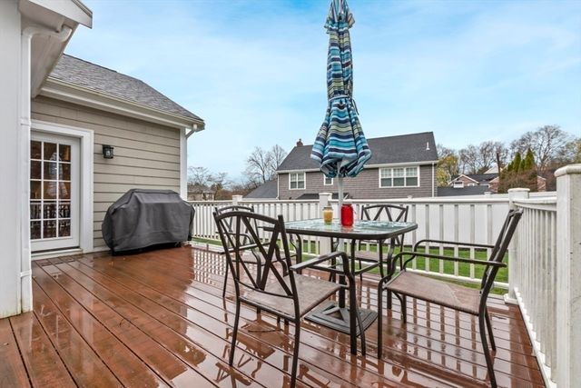 6 Risley Rd 1, Winchester, MA 01890