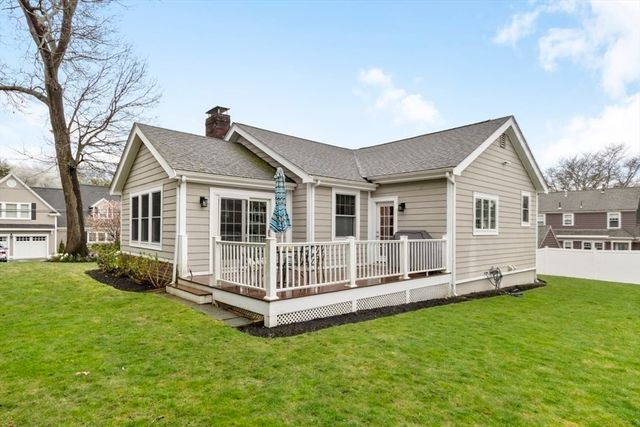 6 Risley Rd 1, Winchester, MA 01890
