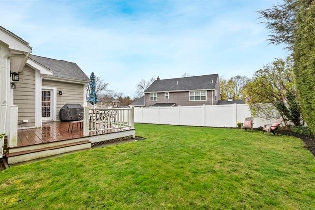 6 Risley Rd 1, Winchester, MA 01890