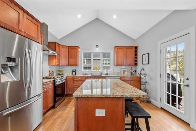 6 Risley Rd 1, Winchester, MA 01890