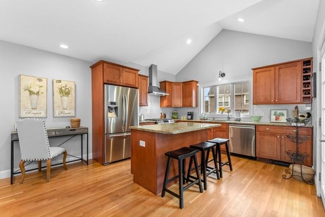 6 Risley Rd 1, Winchester, MA 01890