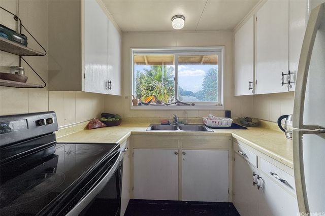 5265 Manauwea Street, Honolulu, HI 96821