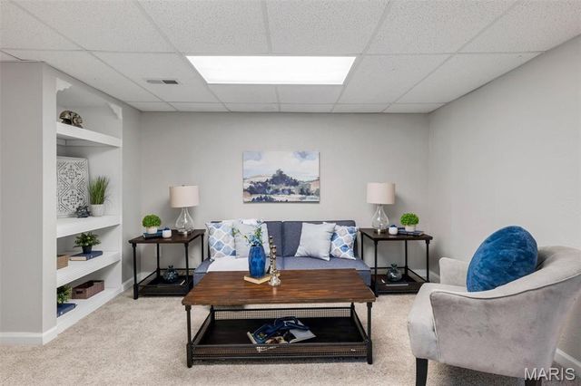 515 Golden Valley Drive, St Louis, MO 63129