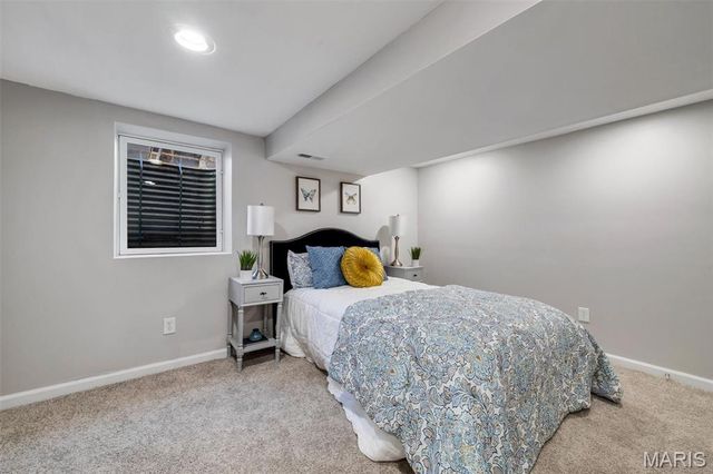 515 Golden Valley Drive, St Louis, MO 63129