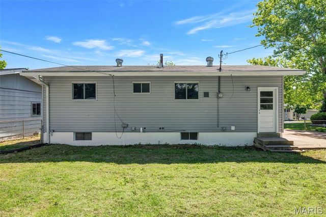 515 Golden Valley Drive, St Louis, MO 63129