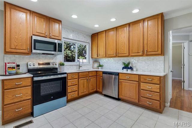 515 Golden Valley Drive, St Louis, MO 63129