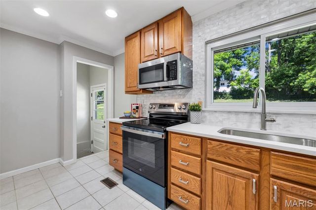515 Golden Valley Drive, St Louis, MO 63129
