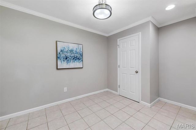 515 Golden Valley Drive, St Louis, MO 63129