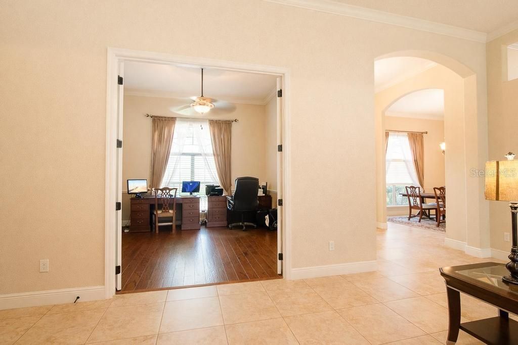 Image 12 of property listing at 15950 SPLENDID OAKS LANE, Tavares, FL 32778
