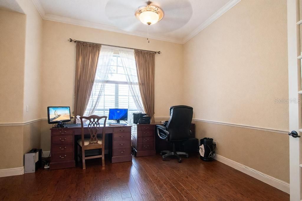 Image 13 of property listing at 15950 SPLENDID OAKS LANE, Tavares, FL 32778