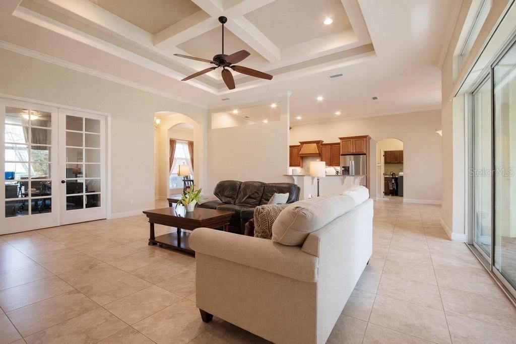 Image 8 of property listing at 15950 SPLENDID OAKS LANE, Tavares, FL 32778