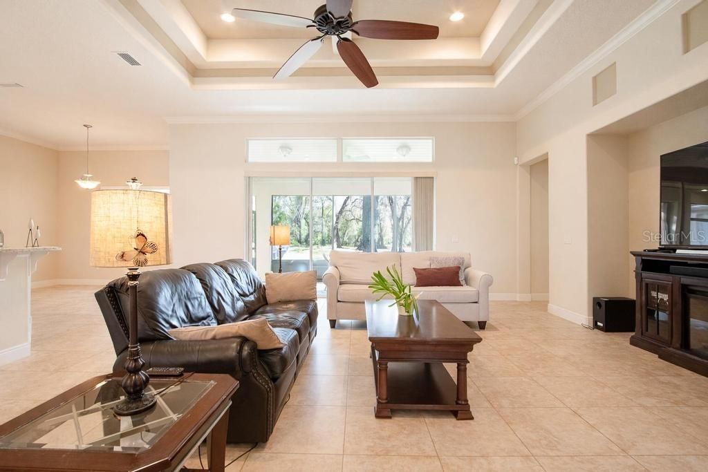 Image 9 of property listing at 15950 SPLENDID OAKS LANE, Tavares, FL 32778