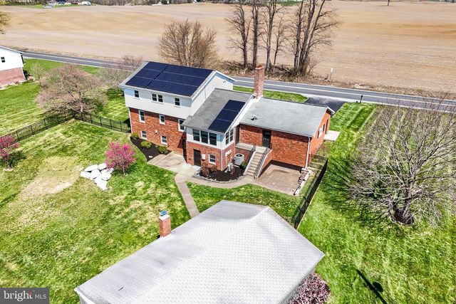 1387 LUTZTOWN RD, Boiling Springs, PA 17007