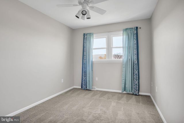 1387 LUTZTOWN RD, Boiling Springs, PA 17007