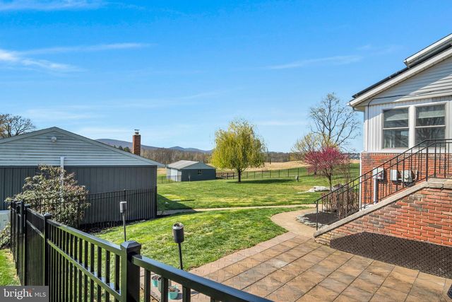 1387 LUTZTOWN RD, Boiling Springs, PA 17007