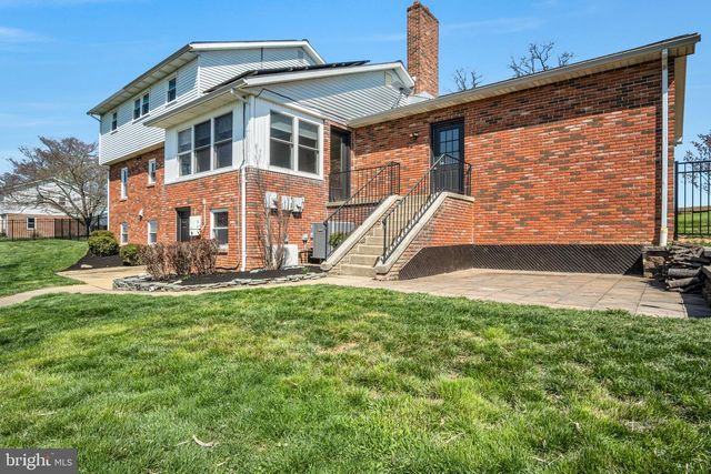 1387 LUTZTOWN RD, Boiling Springs, PA 17007