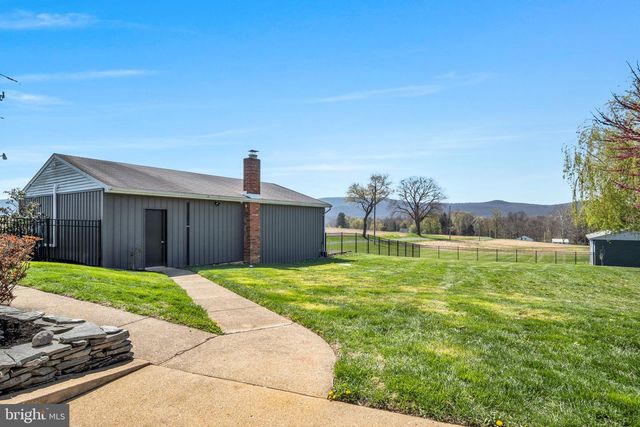 1387 LUTZTOWN RD, Boiling Springs, PA 17007
