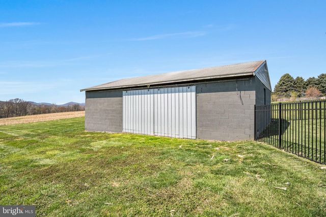 1387 LUTZTOWN RD, Boiling Springs, PA 17007