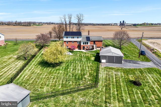 1387 LUTZTOWN RD, Boiling Springs, PA 17007