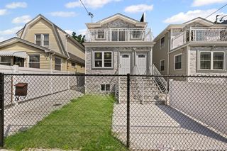 18821 118th Avenue 1st fl, Saint Albans, NY 11412